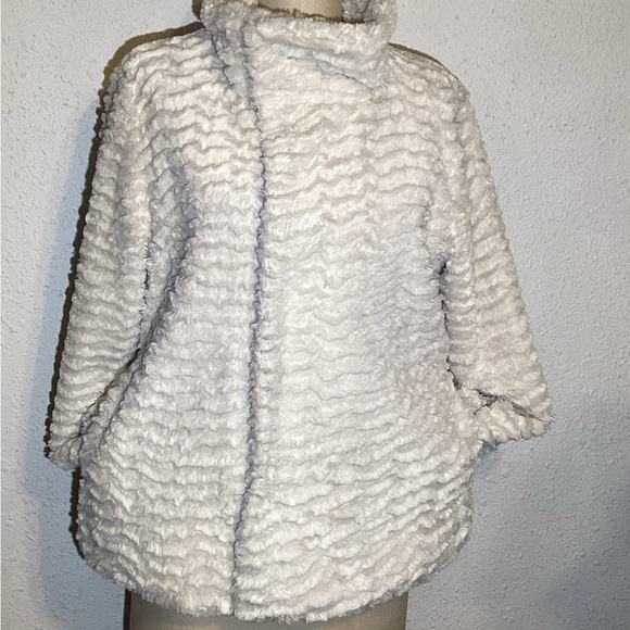 Patagonia pelage faux fur jacket size large - Picture 2 of 10